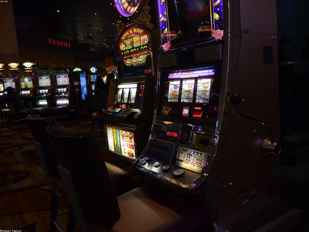 យុទ្ធសាស្ត្រលេងម៉ាស៊ីនស្លុត